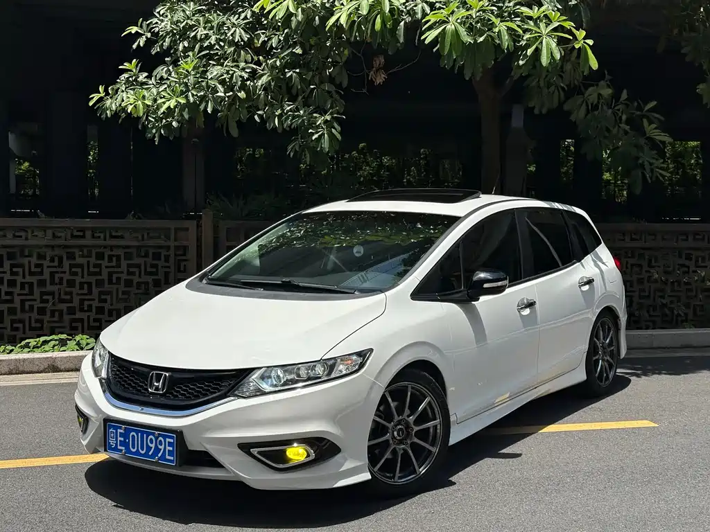 Honda Jade 2016 1.8L CVT Luxury Premium 5 мест