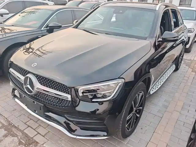 MERCEDES-BENZ GLC