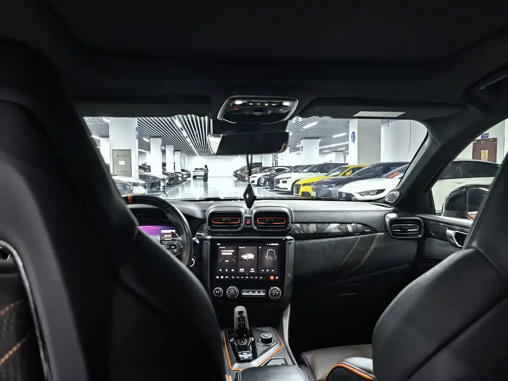 Lynk & Co 02 Hatchback — миниатюра 8