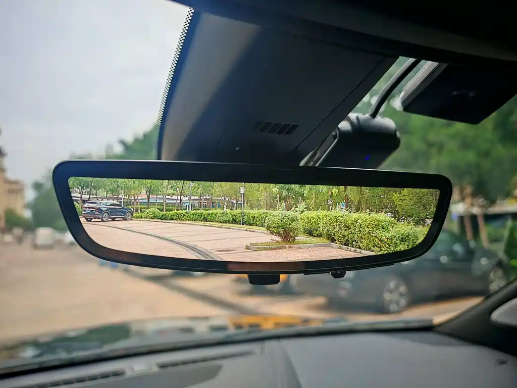 Cadillac XT6 — миниатюра 18