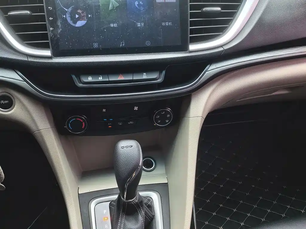 Buick Excelle — миниатюра 12