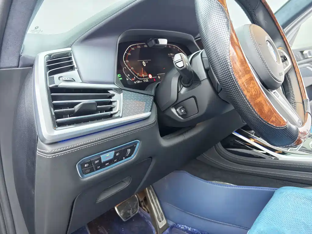 BMW X7 — миниатюра 15
