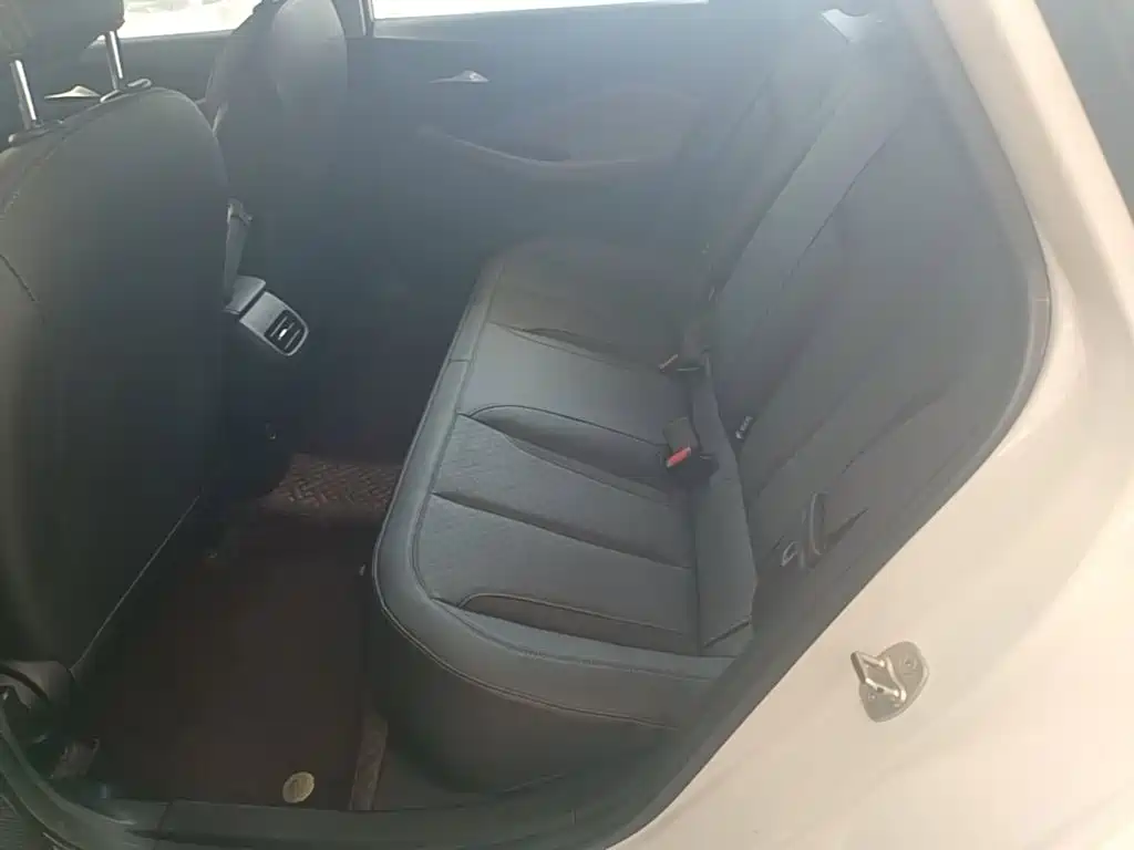 Buick Verano — миниатюра 17