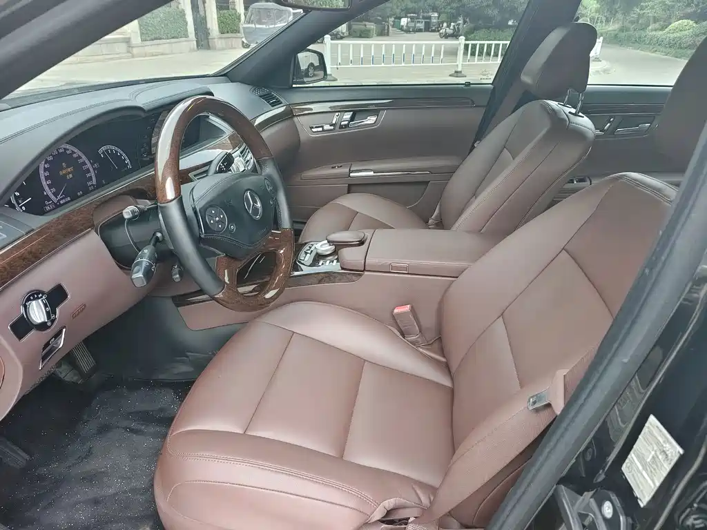 Mercedes-Benz S-Class — миниатюра 6