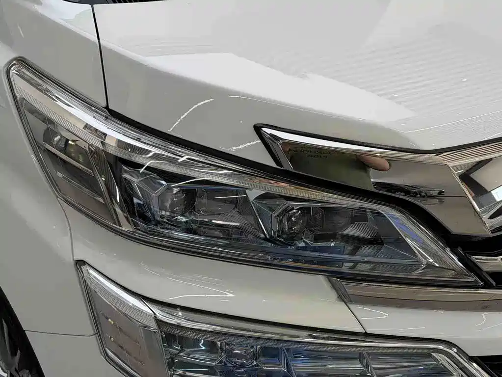 Toyota Vellfire — миниатюра 3