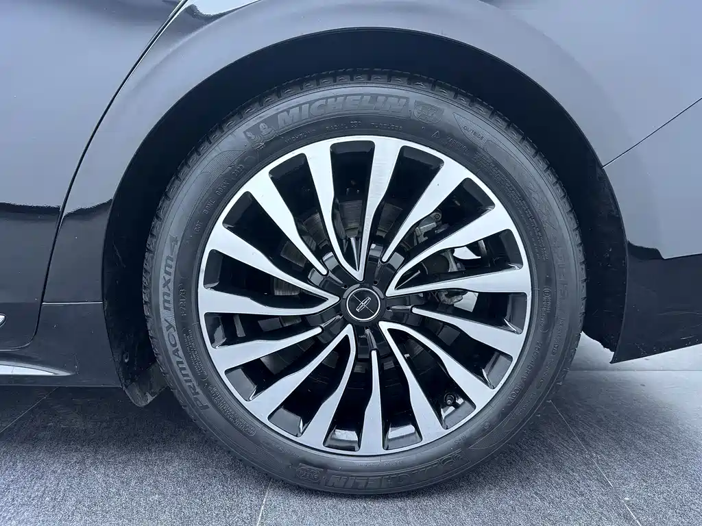 Lincoln Continental — миниатюра 31