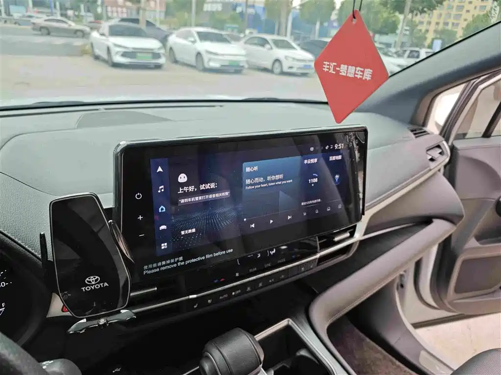 Toyota Sienna — миниатюра 16