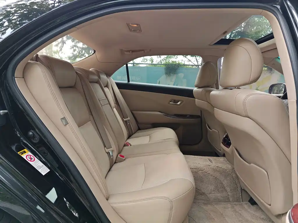 Toyota Crown — миниатюра 13