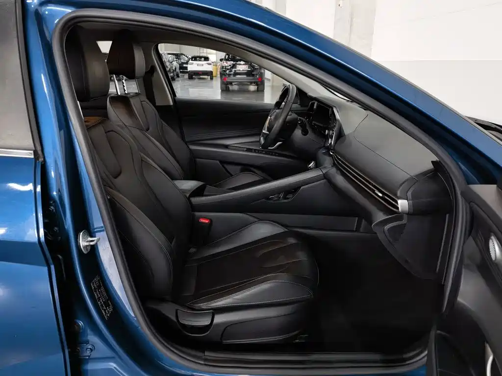 Hyundai Elantra — миниатюра 23
