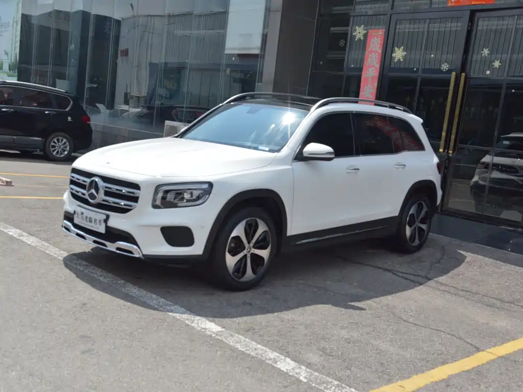 MERCEDES-BENZ GLB