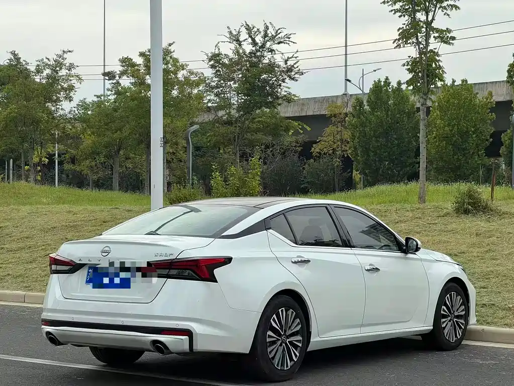 Nissan Teana — миниатюра 14
