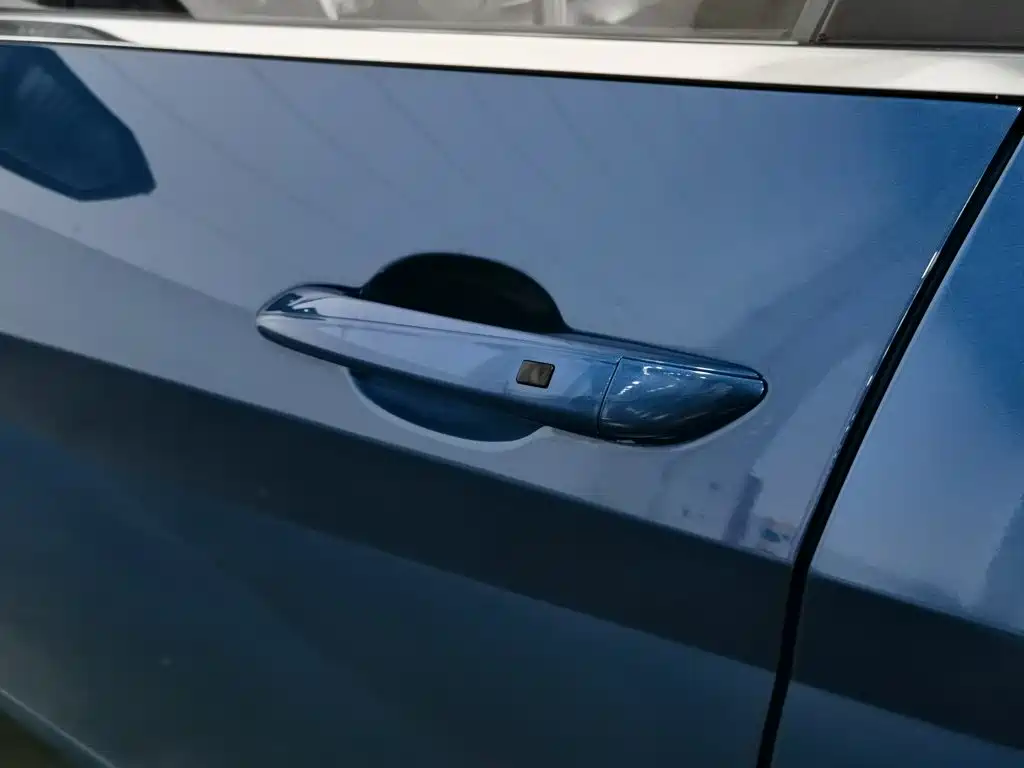 Hyundai Elantra — миниатюра 18