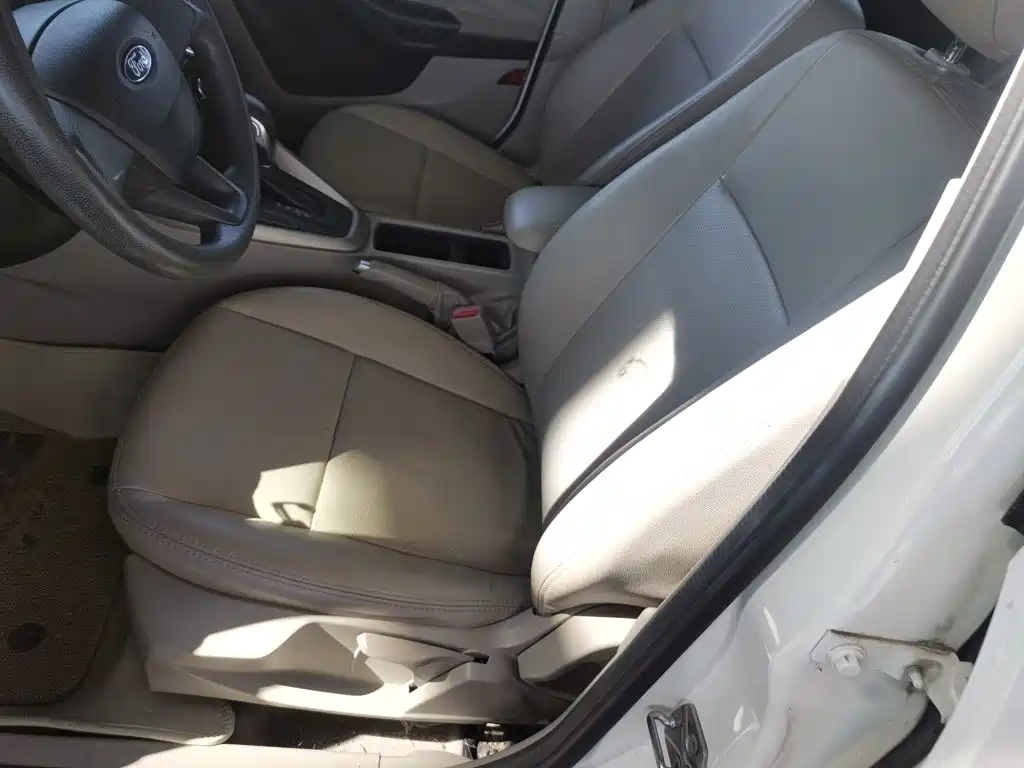 Ford Focus — миниатюра 11