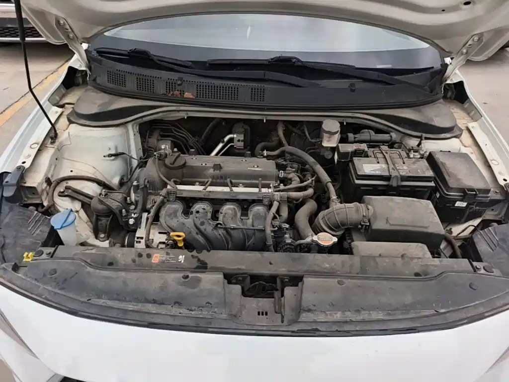 Hyundai Elantra — миниатюра 20
