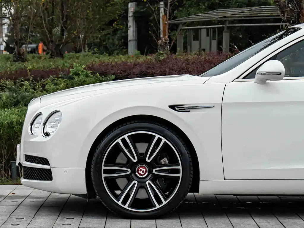 Bentley Flying Spur — миниатюра 4