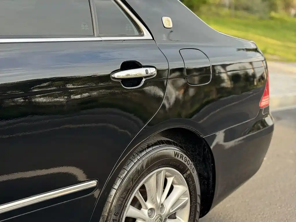 Toyota Crown — миниатюра 17