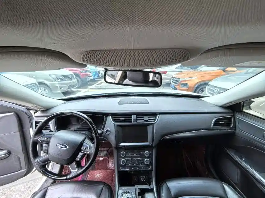 Ford Taurus — миниатюра 9