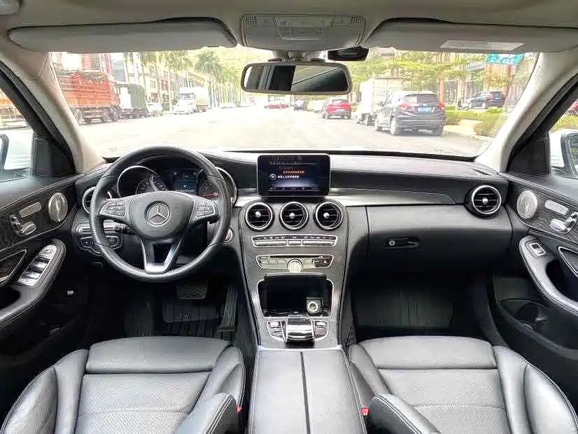 Mercedes-Benz C-Class — миниатюра 4