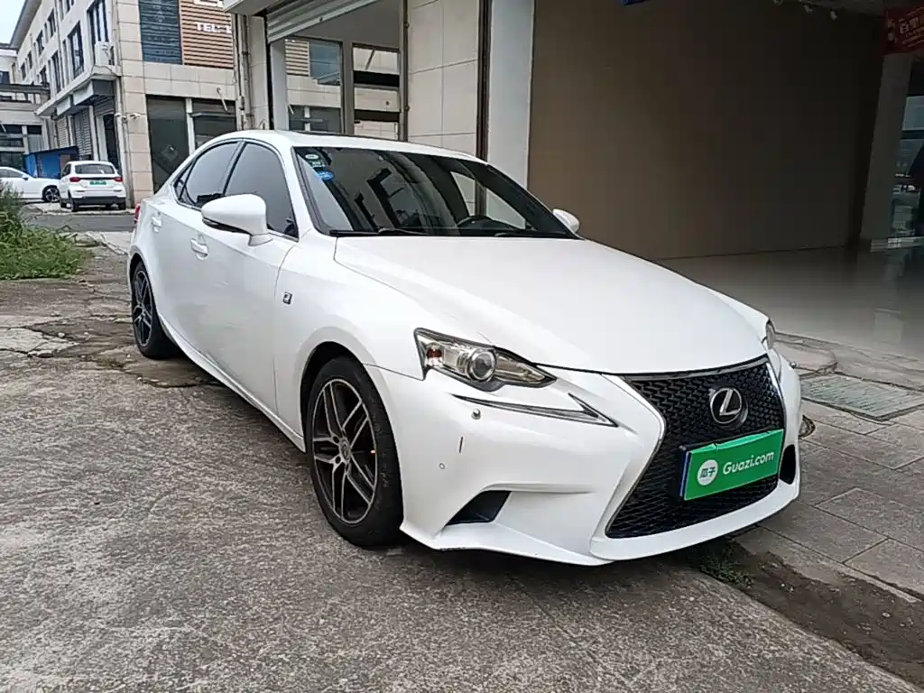 Lexus IS — миниатюра 4