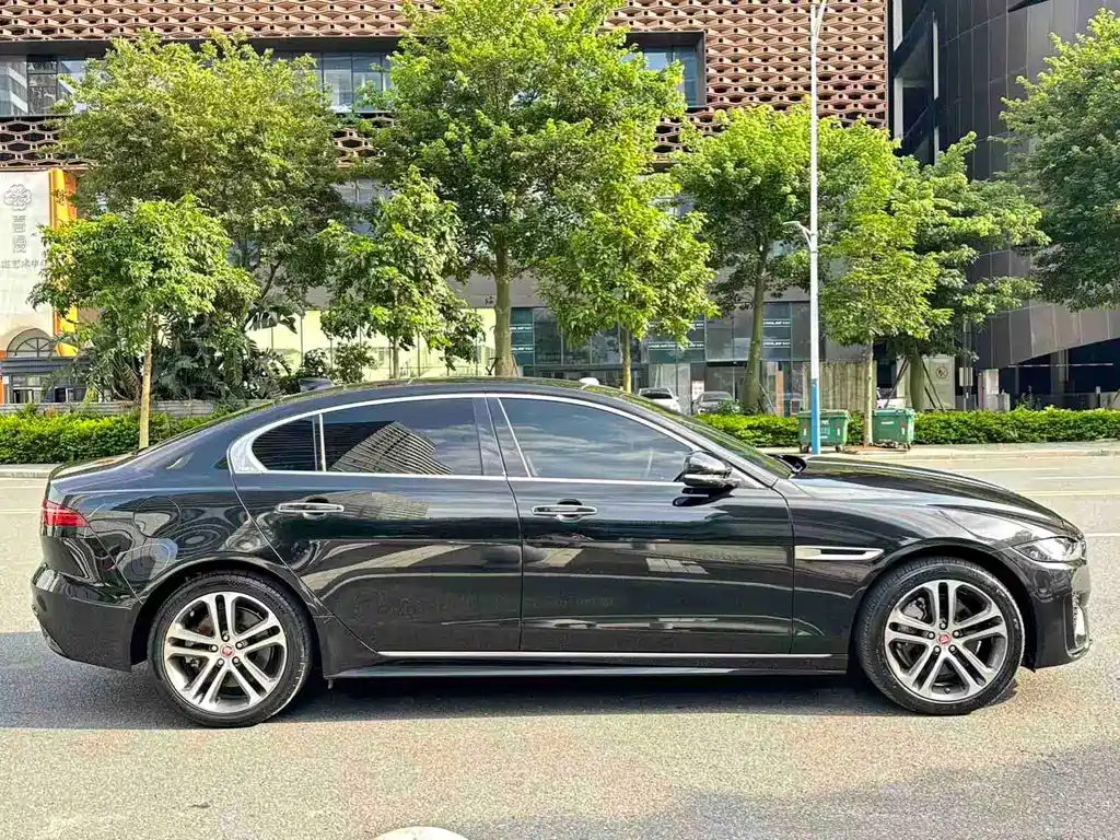 Jaguar XEL — миниатюра 4