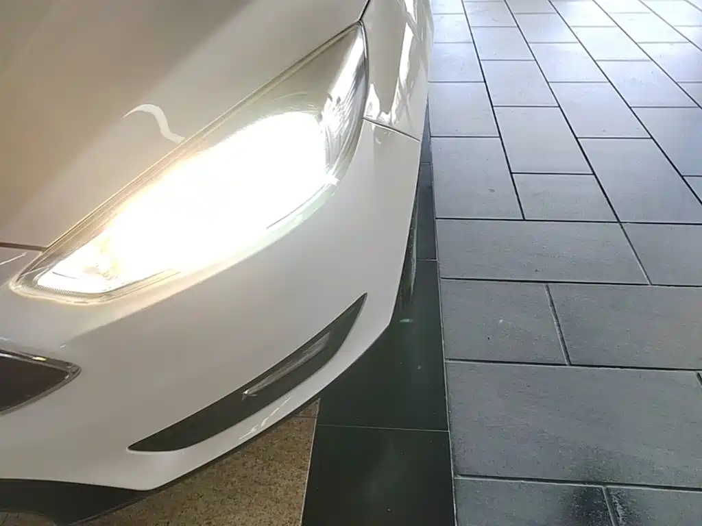 Ford Focus — миниатюра 24