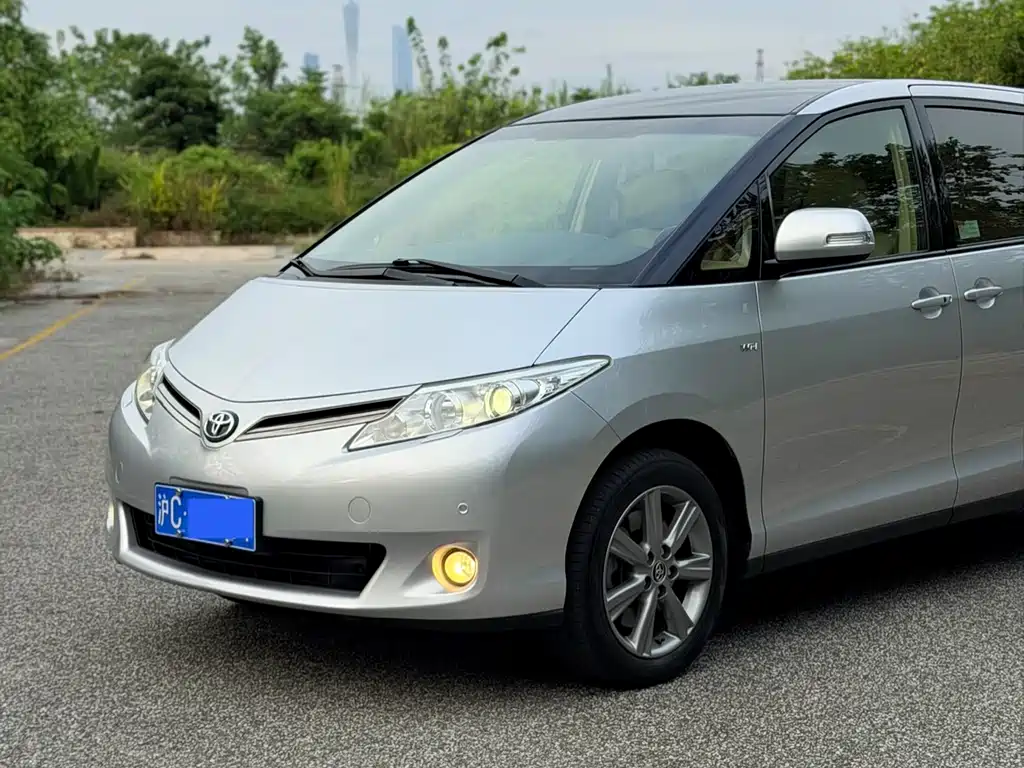 TOYOTA PREVIA