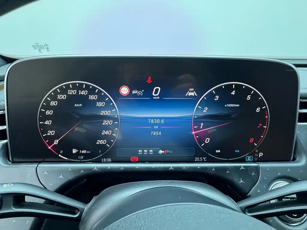Mercedes-Benz E-Class — миниатюра 11
