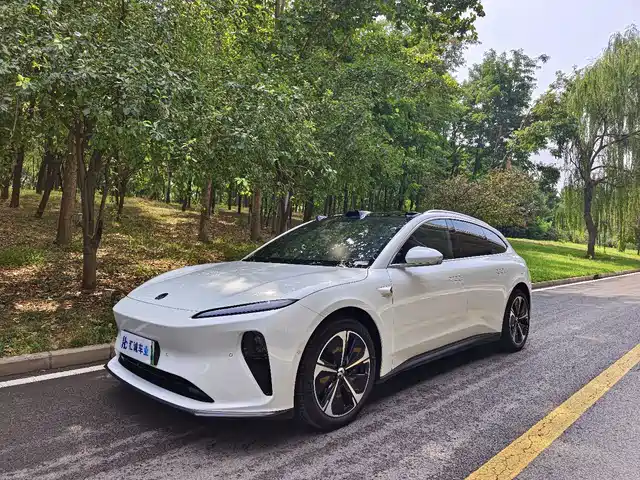 2025 Nio ET5