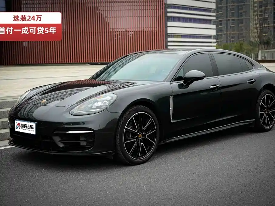 PORSCHE PANAMERA