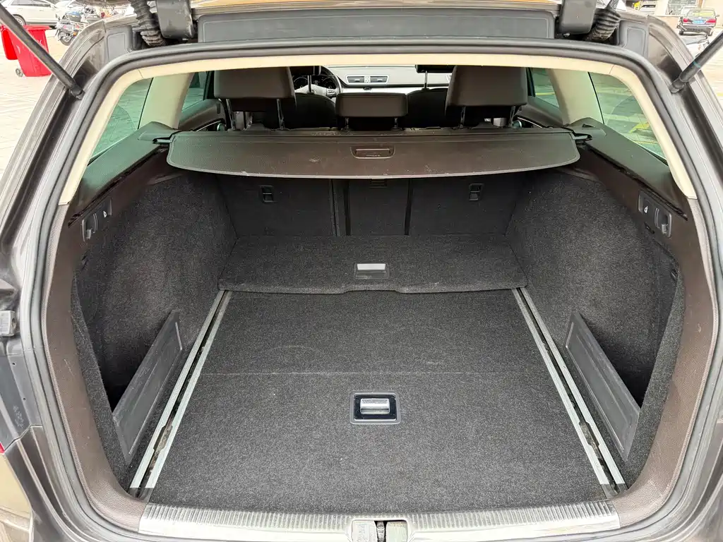 Volkswagen Magotan (Import) — миниатюра 12