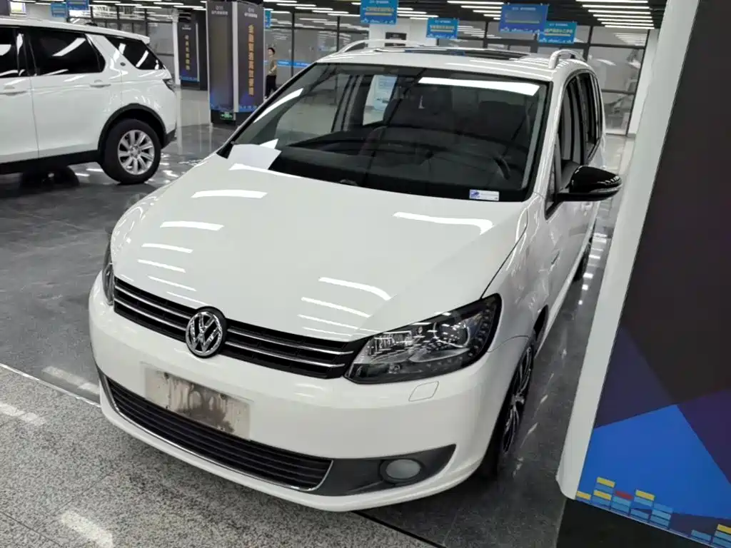 Volkswagen Touran — миниатюра 2
