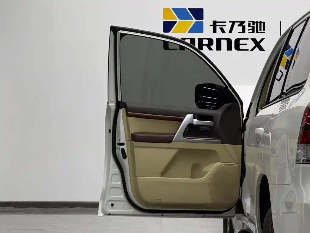 Toyota Land Cruiser — миниатюра 7