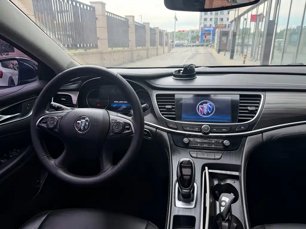 Buick LaCrosse — миниатюра 7
