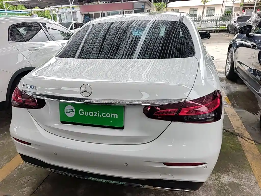 Mercedes-Benz E-Class — миниатюра 6