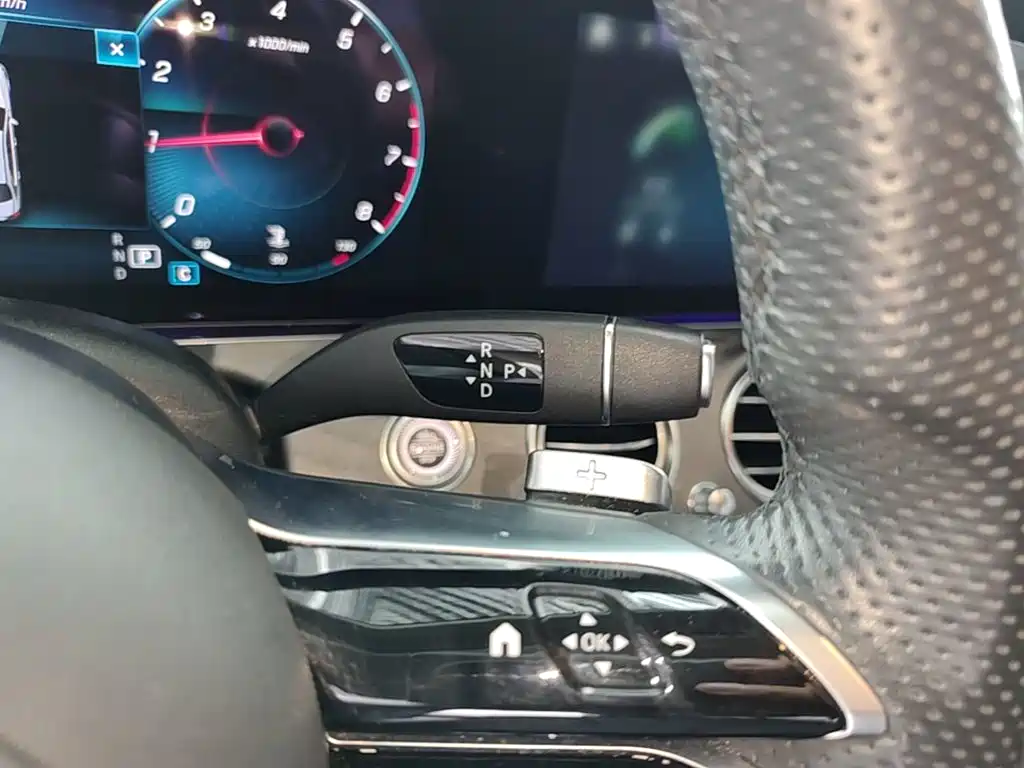 Mercedes-Benz E-Class — миниатюра 14