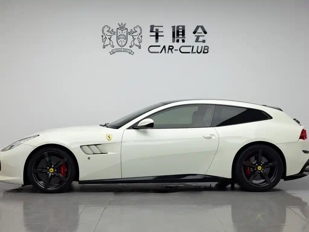 Ferrari GTC4Lusso 2017 3.9T V8