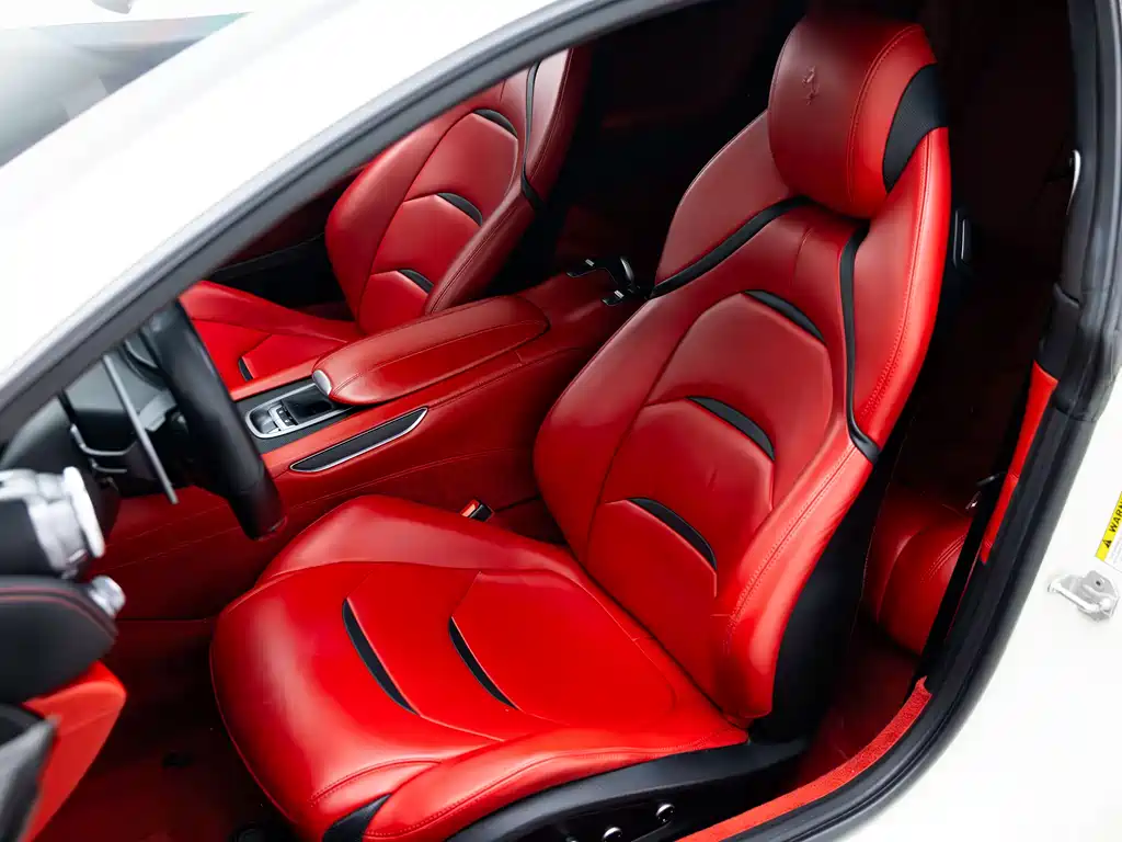 Ferrari GTC4Lusso - фото 12