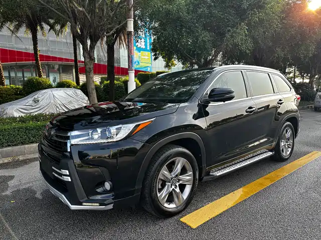TOYOTA HIGHLANDER 2019