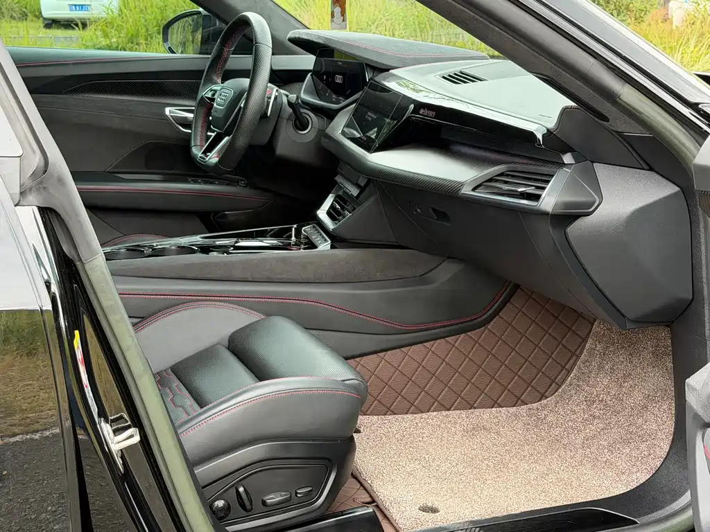 Audi e-tron GT — миниатюра 8