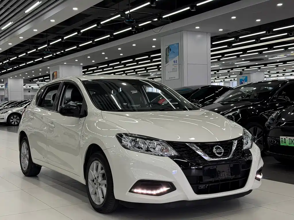 Nissan Tiida — миниатюра 3