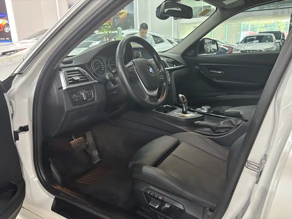 BMW 3 Series — миниатюра 4