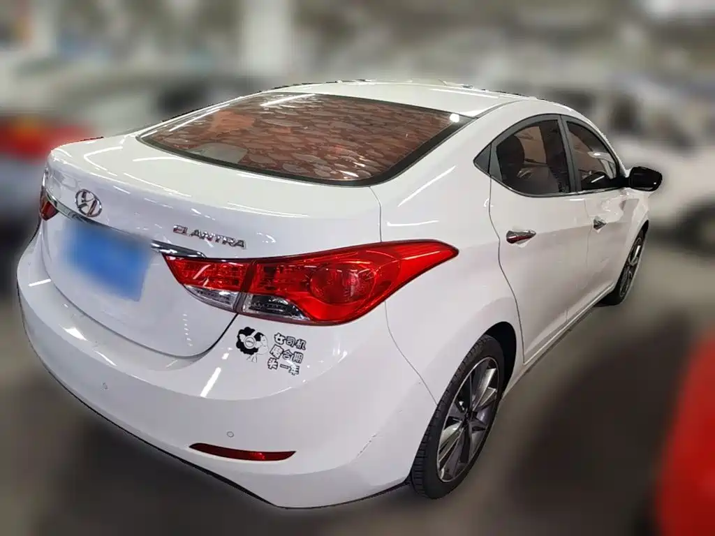 Hyundai Elantra Langdong — миниатюра 10