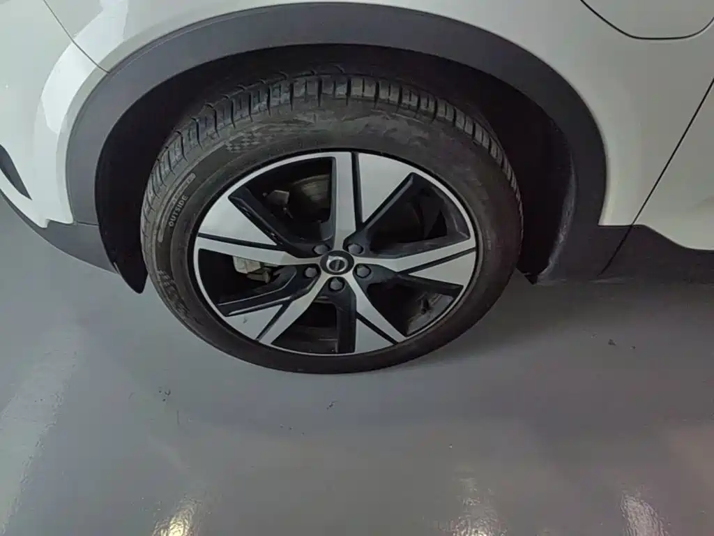 Volvo XC40 NEV — миниатюра 23