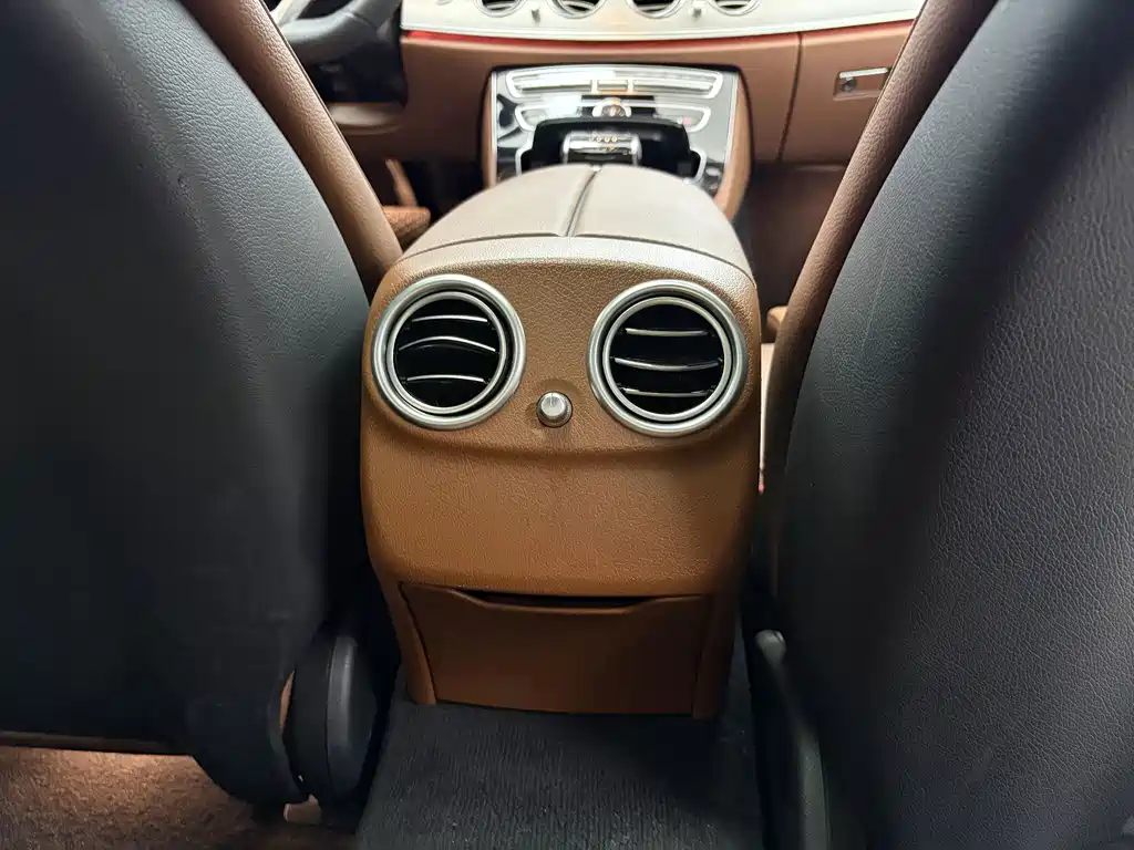 Mercedes-Benz E-Class — миниатюра 16