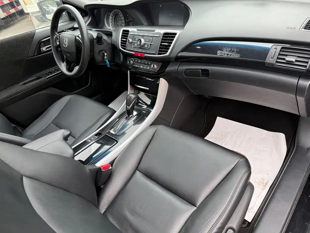 Honda Accord — миниатюра 11