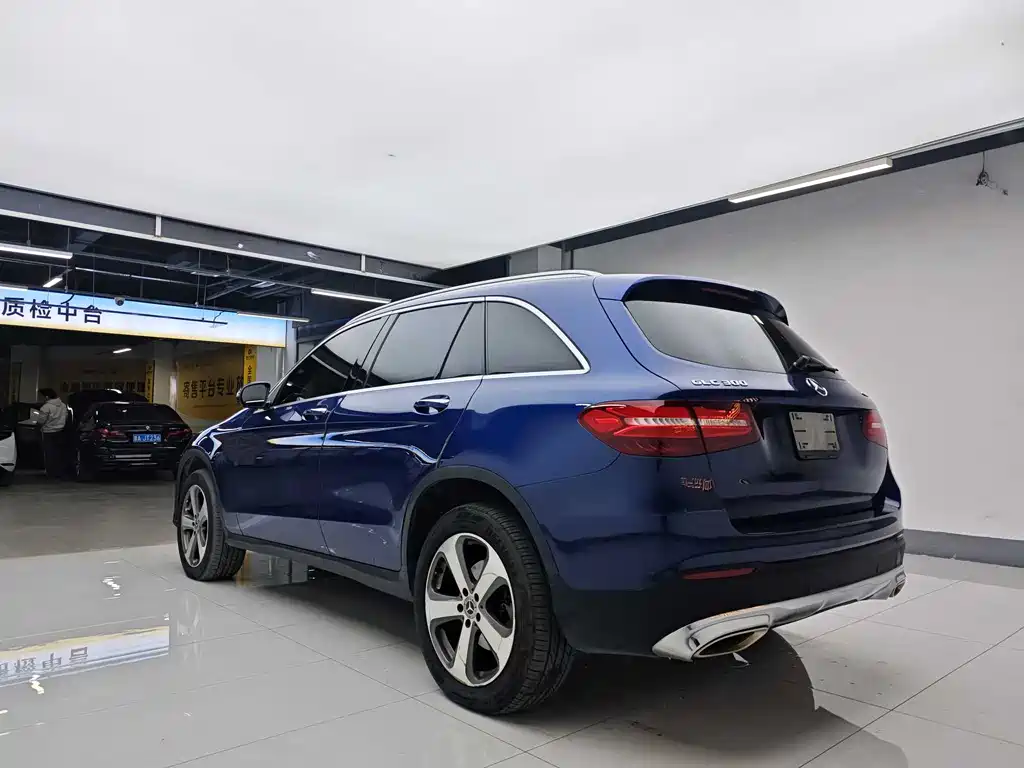 MERCEDES-BENZ GLC