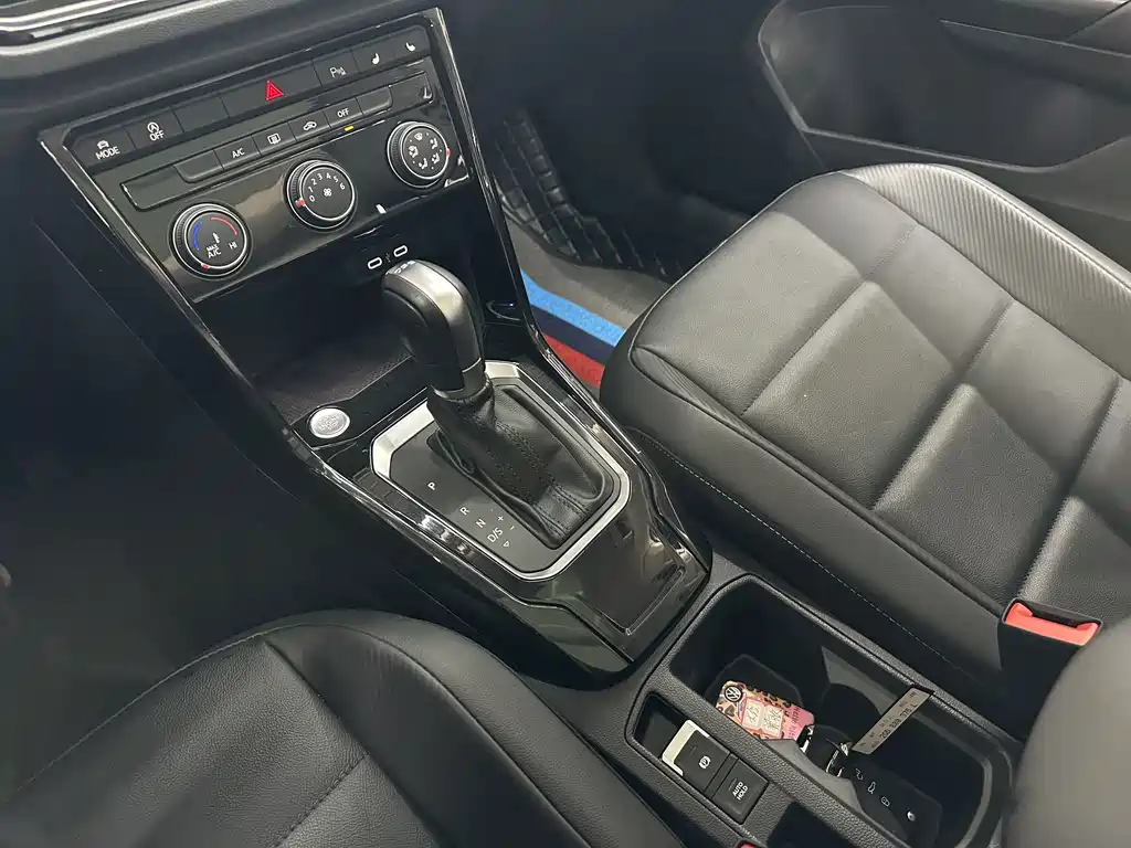 Volkswagen T-Roc — миниатюра 21