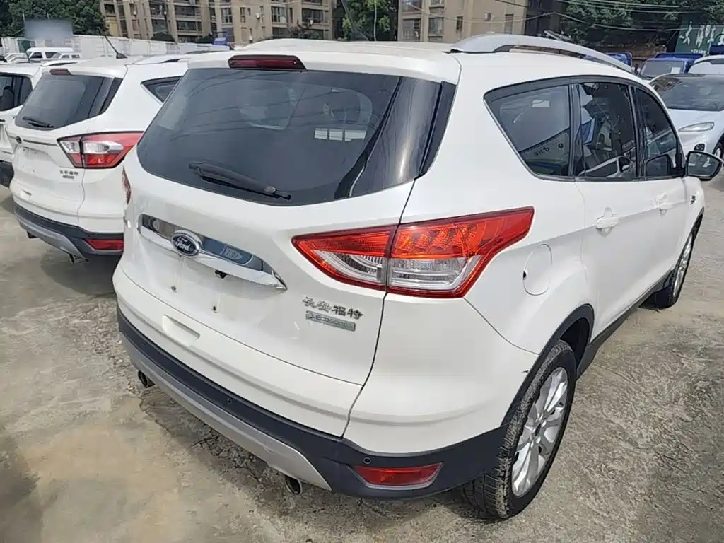 Ford Kuga — миниатюра 7