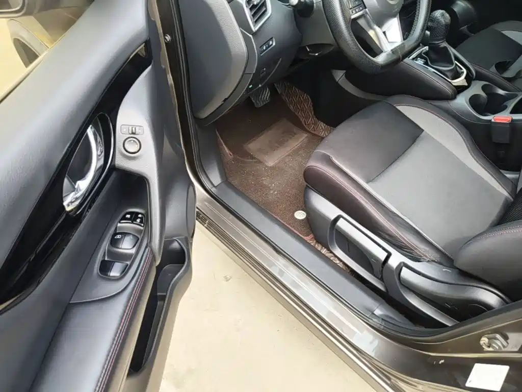 Nissan Qashqai — миниатюра 16