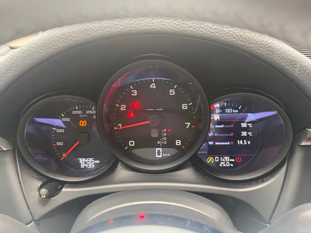 Porsche Macan — миниатюра 9